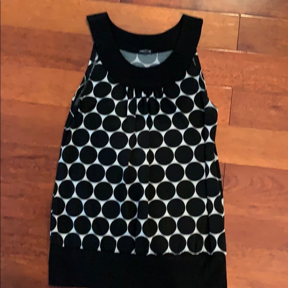 Sleeveless top. Sz S